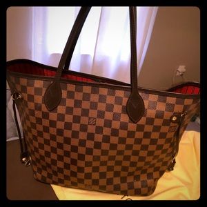 Louis Vuitton medium size neverfull